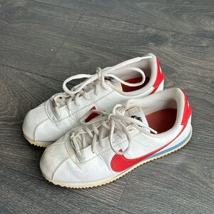 Nike Cortez' White & Red Classic Sneaker